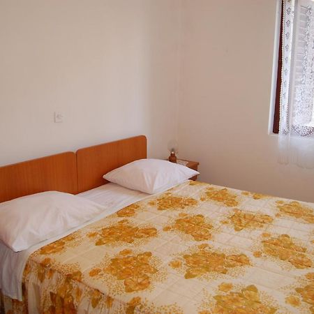 Apartments Villa Angela Krk Town Quarto foto