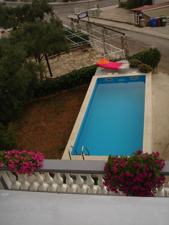 Apartments Villa Angela Krk Town Quarto foto