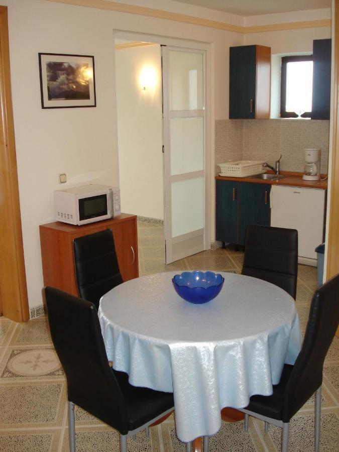Apartments Villa Angela Krk Town Quarto foto