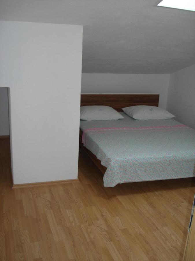 Apartments Villa Angela Krk Town Quarto foto